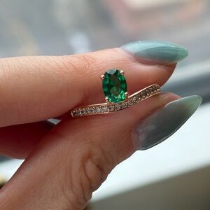 Moving Sale 🌟 Rose Gold Plated 1 Stone Cuved Pave Ring